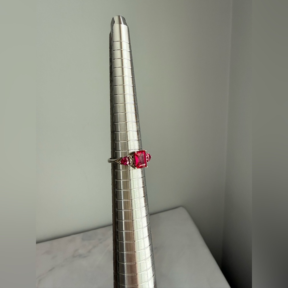 Lab Grown Ruby and Diamond Ring - Picture 4 of 10